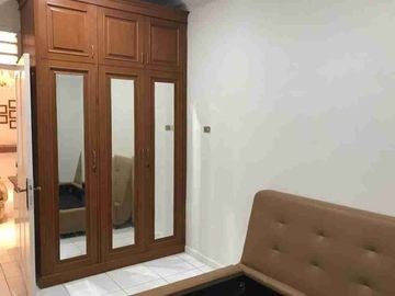 Dekat Pasar Tradisional dan Mall, Rumah 2 Lantai - Sunter Agung