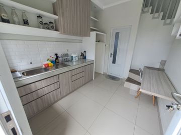 Rumah Siap Huni Ready Stock 2 lantai SHM IMB PBB On Hand Rumah Syariah Pancoran Mas Lokasi Strategis Jakarta Selatan Jabodetabek Akses Stasiun Tol