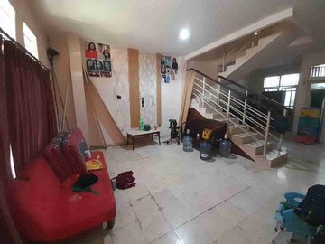 DISEWAKAN RUMAH 2lt DI KELAPA DUA DEPOK LOKASI STRATEGIS DEKAT kemana2