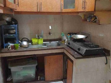 DISEWAKAN RUMAH 2lt DI KELAPA DUA DEPOK LOKASI STRATEGIS DEKAT kemana2