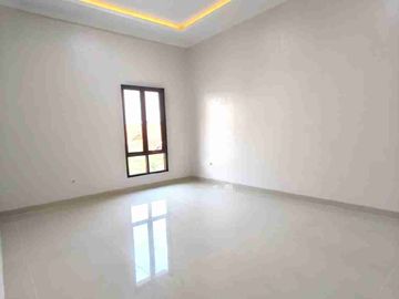Rumah 2 Lantai Minimalis Modern di Serpong Regensi Melati Mas