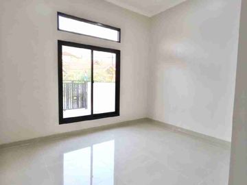Rumah 2 Lantai Minimalis Modern di Serpong Regensi Melati Mas