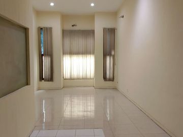 jual hotel 4 lantai lokasi strategis di jakut