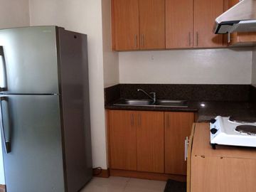 For RENT! Furnished 1BR in The Trion Towers BGC for Php 32,000 per month