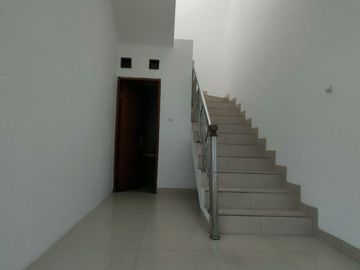 TERMURAH  2 RUKO BARU 2,5 LANTAI 2 BANGUNAN RENDENG JALAN RAYA MOH TOHA BANDUNG