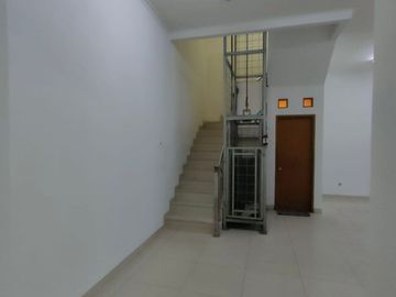 TERMURAH  2 RUKO BARU 2,5 LANTAI 2 BANGUNAN RENDENG JALAN RAYA MOH TOHA BANDUNG