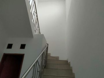TERMURAH  2 RUKO BARU 2,5 LANTAI 2 BANGUNAN RENDENG JALAN RAYA MOH TOHA BANDUNG