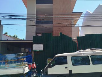 Luxury 3-Storey House Fronting Park with 3-Car Garage in BF Homes-AP