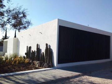 RENTA DE LOFT AMUEBLADO  EN LOMAS DE COMANJILLA SALIDA LEON SILAO