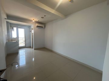 Disewakan Studio Oak Tower B Jaktim – Lantai 17, Unfurnish, 3 Menit Ke Cakung, Pulo Gadung
