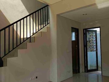 Rumah 2 lantai Banjar Wijaya Tangerang Strategis