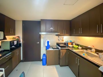 Condo for Rent in McKinley, Taguig City at Tuscany Private Estate, 3 Bedroom 3BR