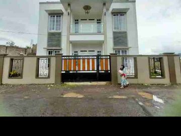 Jual rumah Vila 2 lantai ad kolam renang view gunung gede cipanas