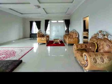 Jual rumah Vila 2 lantai ad kolam renang view gunung gede cipanas