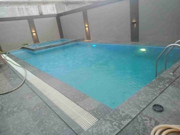 Jual rumah Vila 2 lantai ad kolam renang view gunung gede cipanas