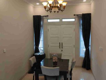 Jual rumah Vila 2 lantai ad kolam renang view gunung gede cipanas