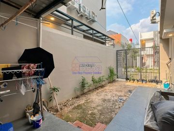 Rumah Hook 2 LT di Luxe Hills Citraland Megah