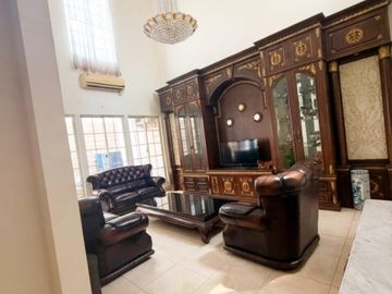 RUMAH MEWAH 2 LT FULLY FURNISH EKSLUSIF DIKELILINGI OLEH SUNGAI TYPE PREMIUM DIMENSI 15 X 25 SIAP HUNI