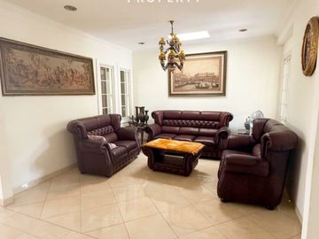 RUMAH MEWAH 2 LT FULLY FURNISH EKSLUSIF DIKELILINGI OLEH SUNGAI TYPE PREMIUM DIMENSI 15 X 25 SIAP HUNI