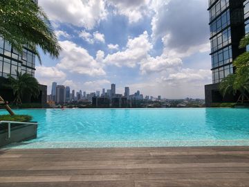 Dijual Apartemen District 8 @Senopati – 3+1 BR (Size 179 Sqm) CERTIFICATE FULLY FURNISH TERMURAH 12,5 MILIAR SEBELUM TERJUAL