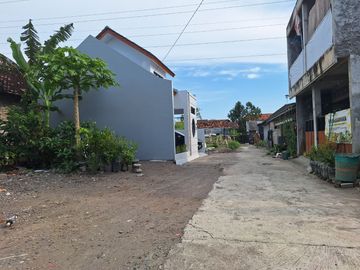 DIJUAL RUMAH BARU FULL FURNISHED DALAM CLUSTER  DI WIROKERTEN, BANGUNTAPAN, BANTUL - YOGYAKARTA