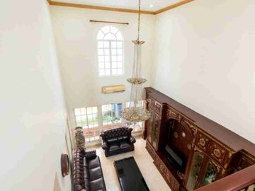 DIJUAL RUMAH SIAP HUNI FULLY FURNIHSH, LINGKUNGAN HIJAU SAN ASRI. THE GREEN BSD