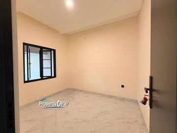 Jual Rumah Fresh Renovasi di Griya Suradita Indah, Legalitas SHM + IMB Clear, Selangkah ke Kawasan BSD City, Stasiun KRL & Pusat Perbelanjaan