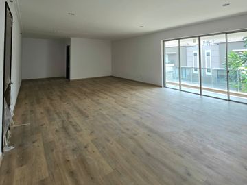 Disewa Rumah PIK Brand New uk300m2 BrandNew 4+1bedrooms at Jakarta Utara