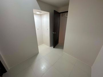2 Bedroom Condo For Sale in Uptown Ritz, BGC, Taguig City | 80 sqm | RFO | Rent-to-Own Available