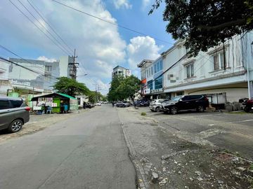 jalan jawa jual gedung ex bridal butik di pusat kota surabaya komersil area
