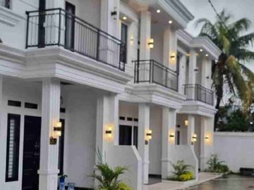 DI JUAL RUMAH 2 LANTAI BISA CAST & BISA KPR