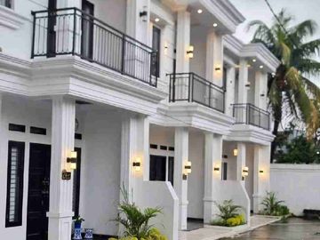 DI JUAL RUMAH 2 LANTAI BISA CAST & BISA KPR