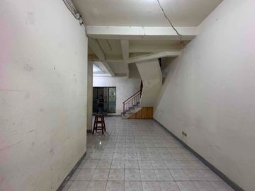 Disewakan Rumah 2 Lantai Hadap Selatan di Sunter Garden - Jakarta Utara
