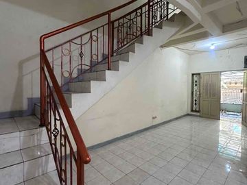 Disewakan Rumah 2 Lantai Hadap Selatan di Sunter Garden - Jakarta Utara