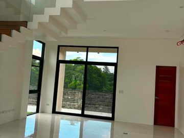FOR SALE / LEASE – BRAND NEW HOUSE & LOT