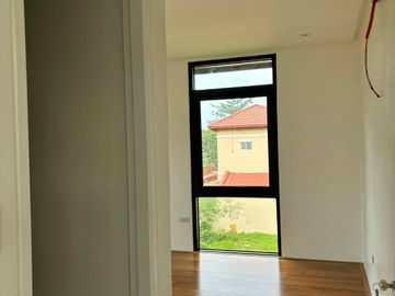 FOR SALE / LEASE – BRAND NEW HOUSE & LOT