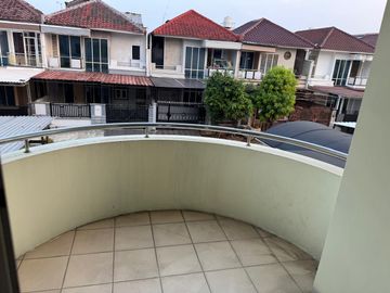MURAH !! DISEWAKAN RUMAH 2 LANTAI SIAP HUNI FURNISHED