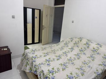 MURAH !! DISEWAKAN RUMAH 2 LANTAI SIAP HUNI FURNISHED