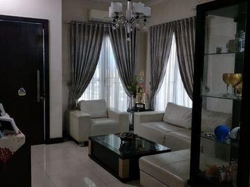 Rumah Pulomas Residence 2 Lantai Siap Huni Akses 2 Mobil