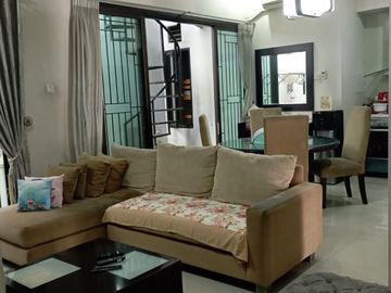 Rumah Pulomas Residence 2 Lantai Siap Huni Akses 2 Mobil