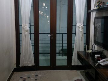 Rumah Pulomas Residence 2 Lantai Siap Huni Akses 2 Mobil