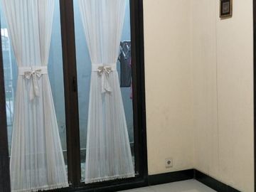 Rumah Pulomas Residence 2 Lantai Siap Huni Akses 2 Mobil