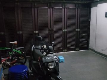 Rumah Pulomas Residence 2 Lantai Siap Huni Akses 2 Mobil