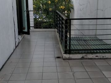 Rumah Pulomas Residence 2 Lantai Siap Huni Akses 2 Mobil