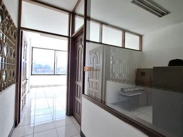 Strategis Sewa Ruko 4,5Lt. Unfurnished di Roxy Cideng Jakarta Pusat Akses ke Pintu Tol, Rumah Sakit, Transjakarta, Tanah Abang, Gambir