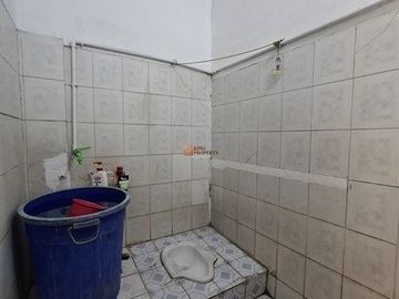 Strategis Sewa Ruko 4,5Lt. Unfurnished di Roxy Cideng Jakarta Pusat Akses ke Pintu Tol, Rumah Sakit, Transjakarta, Tanah Abang, Gambir