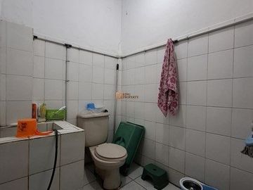 Strategis Sewa Ruko 4,5Lt. Unfurnished di Roxy Cideng Jakarta Pusat Akses ke Pintu Tol, Rumah Sakit, Transjakarta, Tanah Abang, Gambir