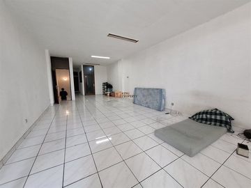 Strategis Sewa Ruko 4,5Lt. Unfurnished di Roxy Cideng Jakarta Pusat Akses ke Pintu Tol, Rumah Sakit, Transjakarta, Tanah Abang, Gambir