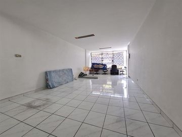 Strategis Sewa Ruko 4,5Lt. Unfurnished di Roxy Cideng Jakarta Pusat Akses ke Pintu Tol, Rumah Sakit, Transjakarta, Tanah Abang, Gambir