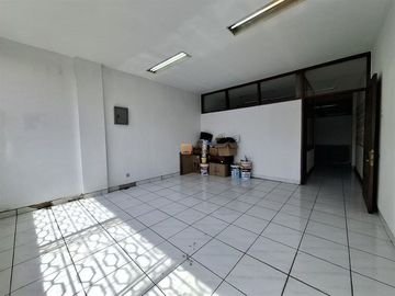 Strategis Sewa Ruko 4,5Lt. Unfurnished di Roxy Cideng Jakarta Pusat Akses ke Pintu Tol, Rumah Sakit, Transjakarta, Tanah Abang, Gambir
